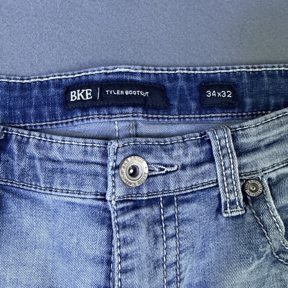 BKE Tyler Straight Jeans 34X32 Light Washed WORKWEAR SUSTAINS SOME HOLES - Picture 4 of 9